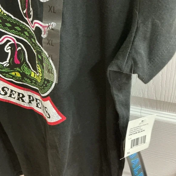 ♥️2 for $10♥️ Riverdale Black Graphic Tee - South Side Serpents (Junior XL) - Picture 3 of 3